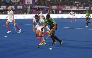 India blaze past 220 as Mandhana-Shafali maul Sri Lanka