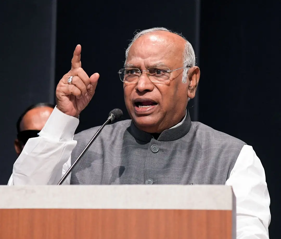 Kharge honors Chaudhary Charan Singh, criticises Modi govt’s anti-farmer policies