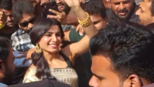 Samantha Ruth Prabhu struggles through chaotic crowd at event