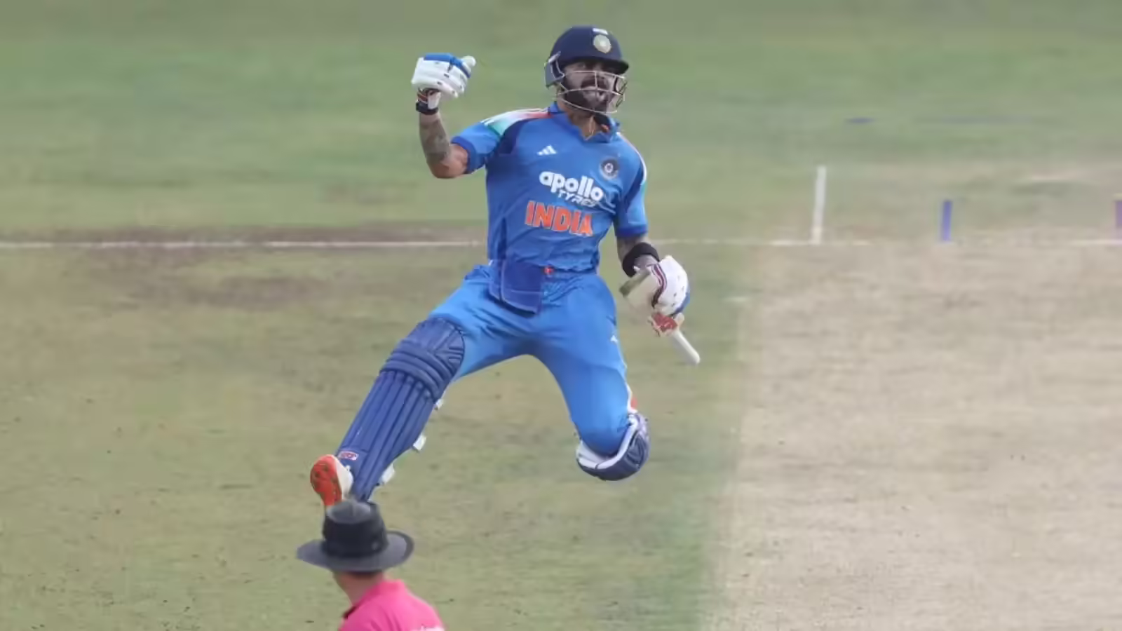 15 साल बाद खेली विजय हजारे ट्रॉफी, पहले मैच में ही विराट कोहली ने दिखाया रौद्र रूप, यूं गेंदबाजों को धोया