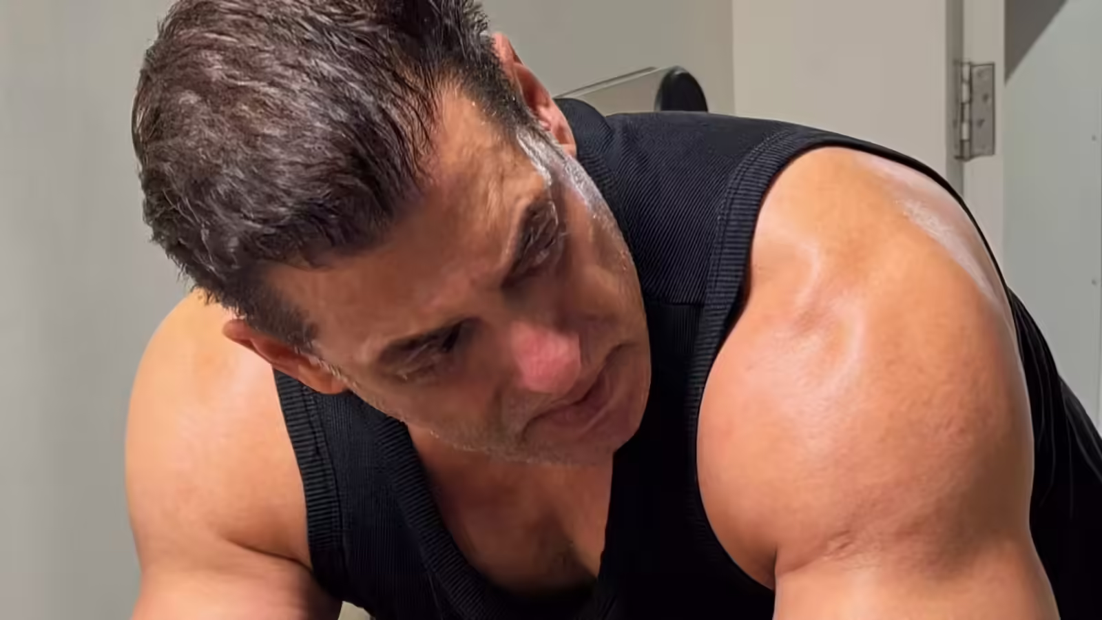 सलमान खान की 18 फिल्मों पर लगा है ये टैग, जब दूसरे कलाकारों का दांव पर लगा था करियर