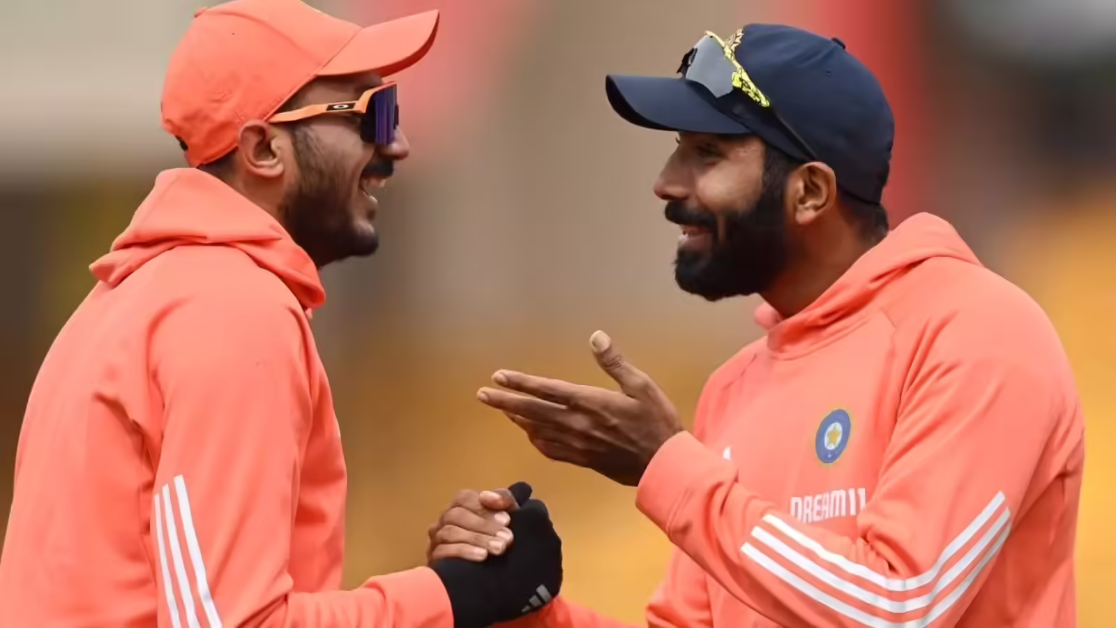 ना खाने के ना पीने के, किस चीज के लिए है जसप्रीत बुमराह में पागलपन, अक्षर पटेल ने खोला सीक्रेट