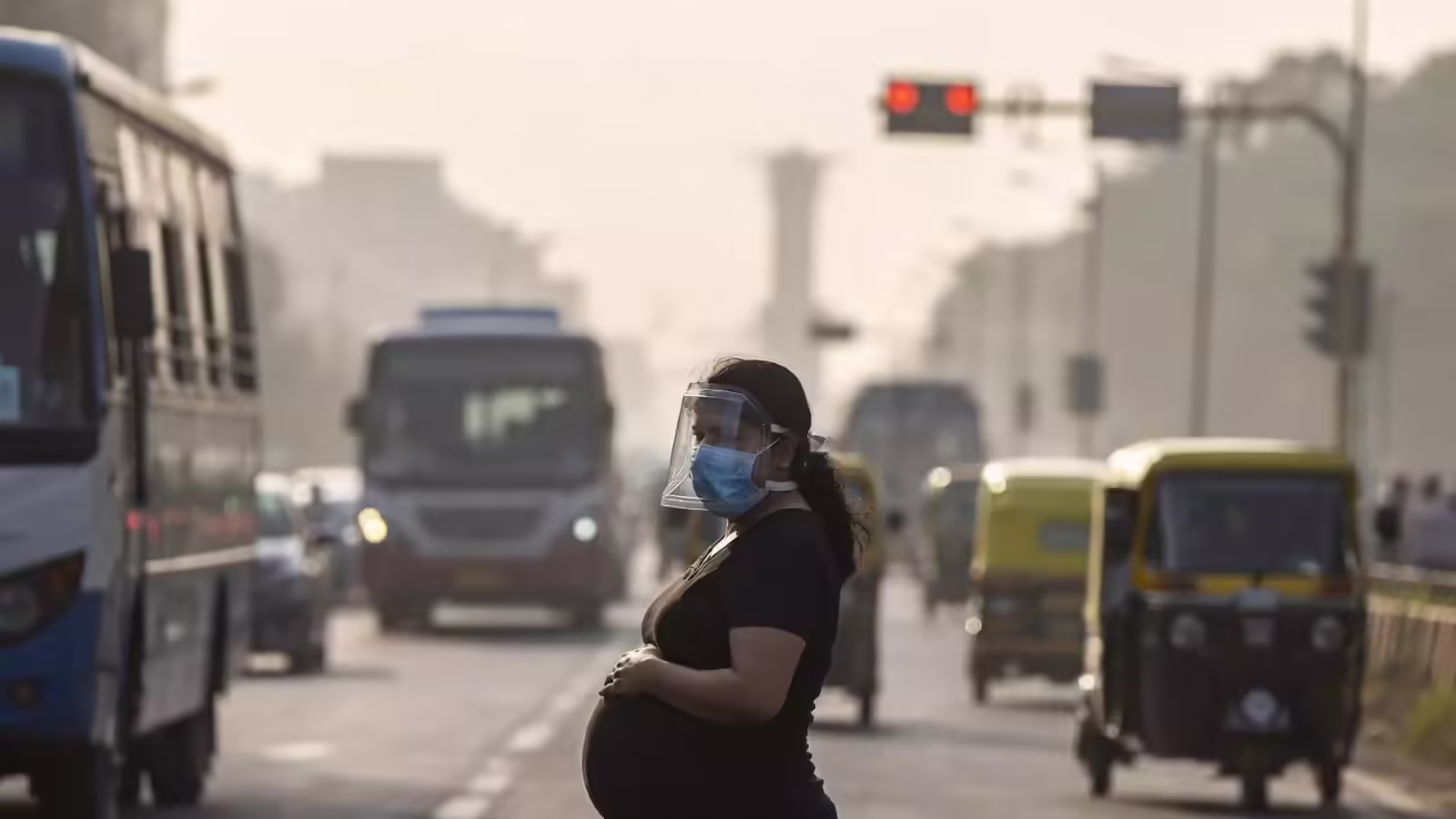 अब मां बनने की राह में भी बाधा बना पल्यूशन, प्रदूषण के कारण बढ़े मिसकैरेज के मामले, रिपोर्ट में खुलासा