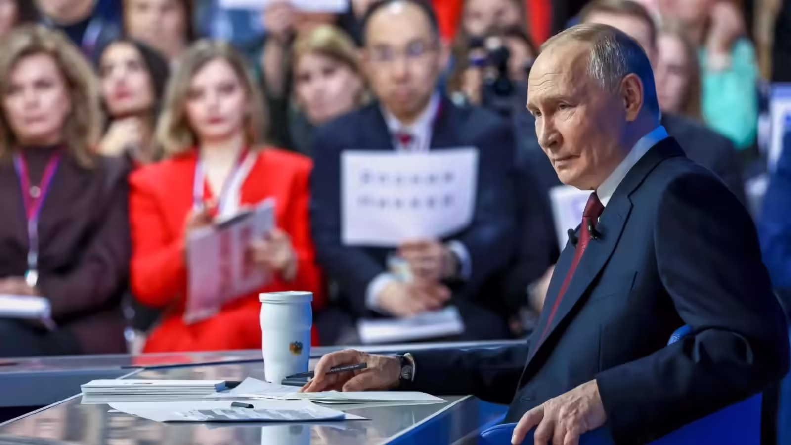 व्लादिमीर पुतिन ने दुनिया के सामने किया रिलेशनशिप का खुलासा, बोले- हां मैं प्‍यार में हूं, कौन है रूसी प्रेसिडेंट की गर्लफ्रेंड?