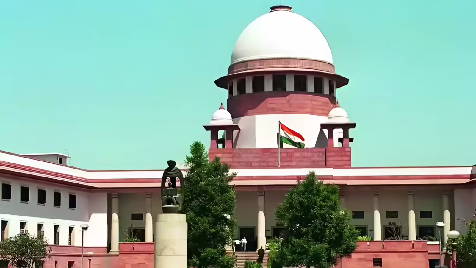 भगदड़ रोकने के नियम बनाने से सुप्रीम कोर्ट का साफ इनकार, जानें क्यों?