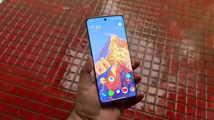 POCO M8 5G processor and performance