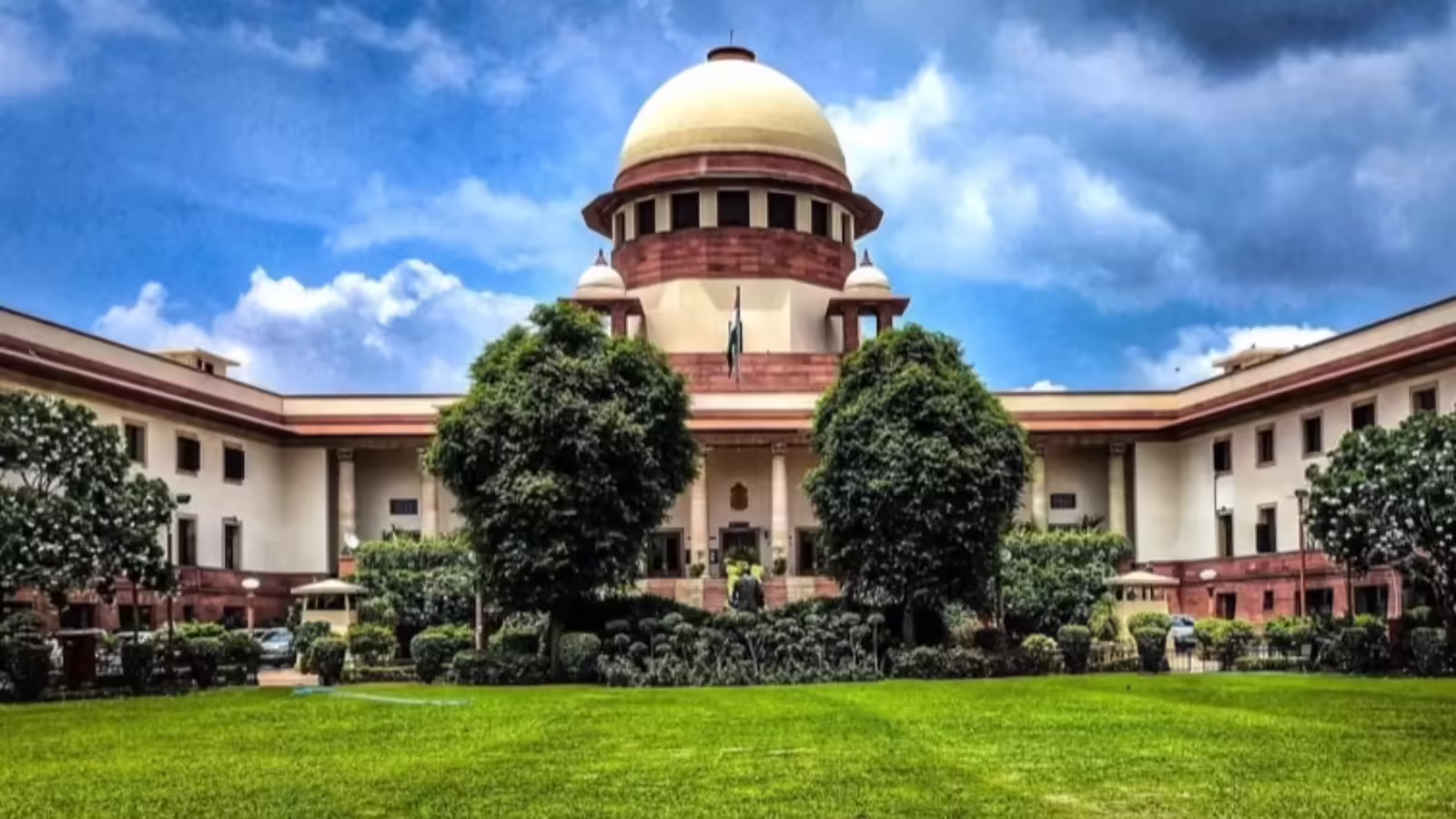 SIR में जिन्हें मिला नोटिस, सार्वजनिक जगहों पर लगाएं उनके नाम, सुप्रीम कोर्ट का निर्देश