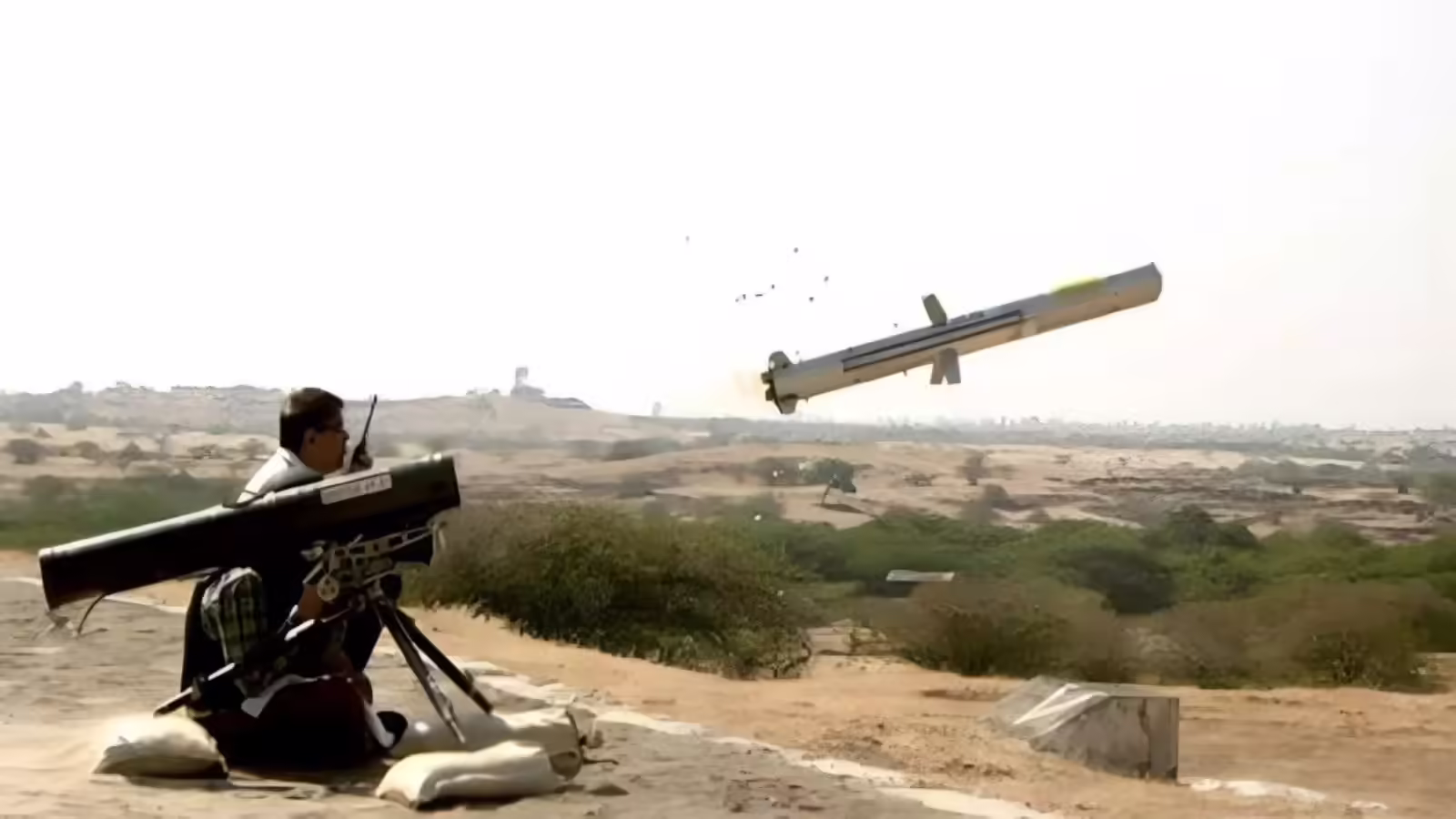 दुश्मन के टैंकों को ऊपर से निशाना बनाकर कर देगी ढेर, DRDO की इस मिसाइल का टेस्ट रहा सफल