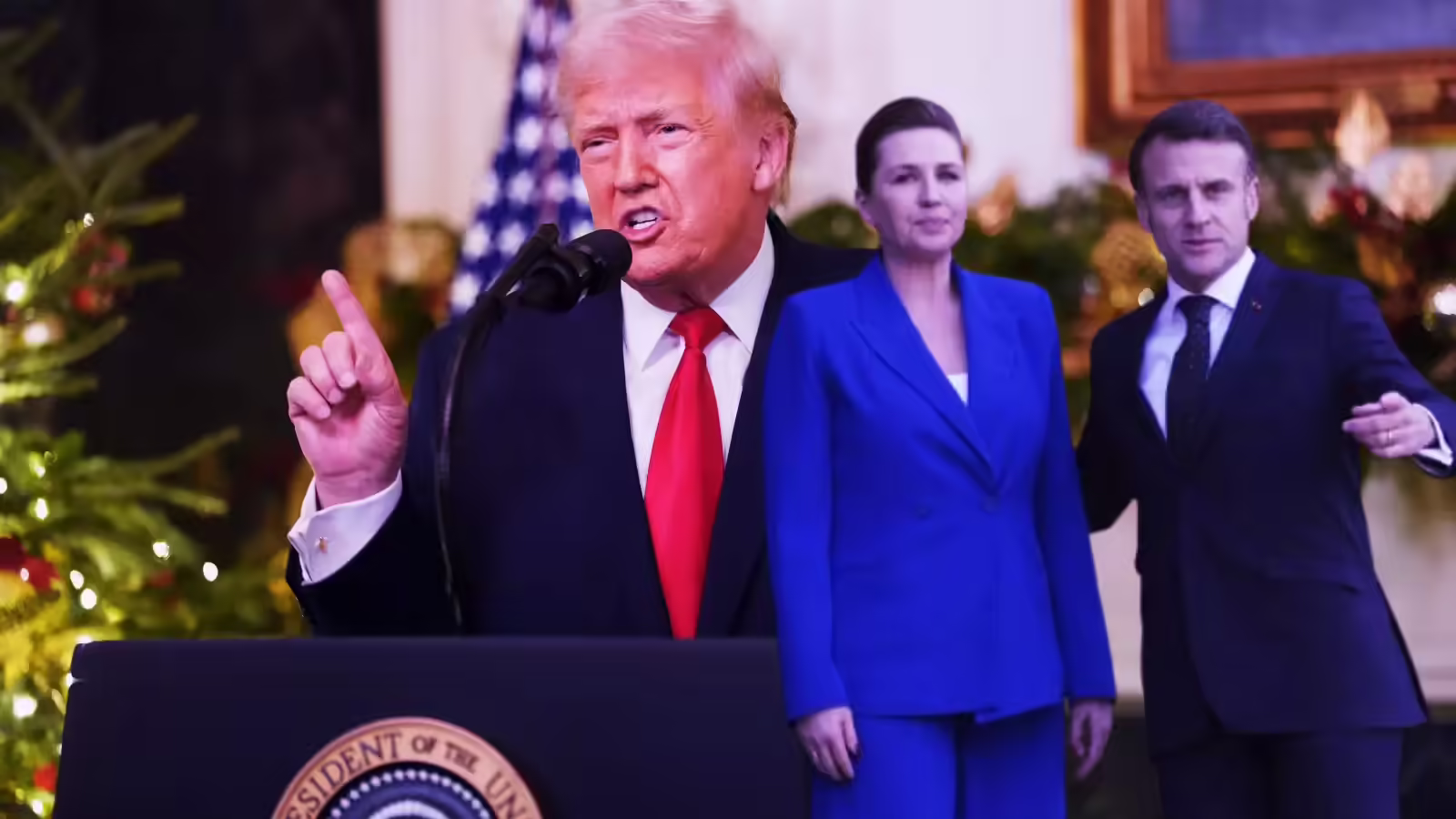 ग्रीनलैंड पर हमले की सोचना भी मत, फ्रांसीसी राष्‍ट्रपति की ट्रंप को खुली चेतावनी, नाटो के साथ उतारी सेना