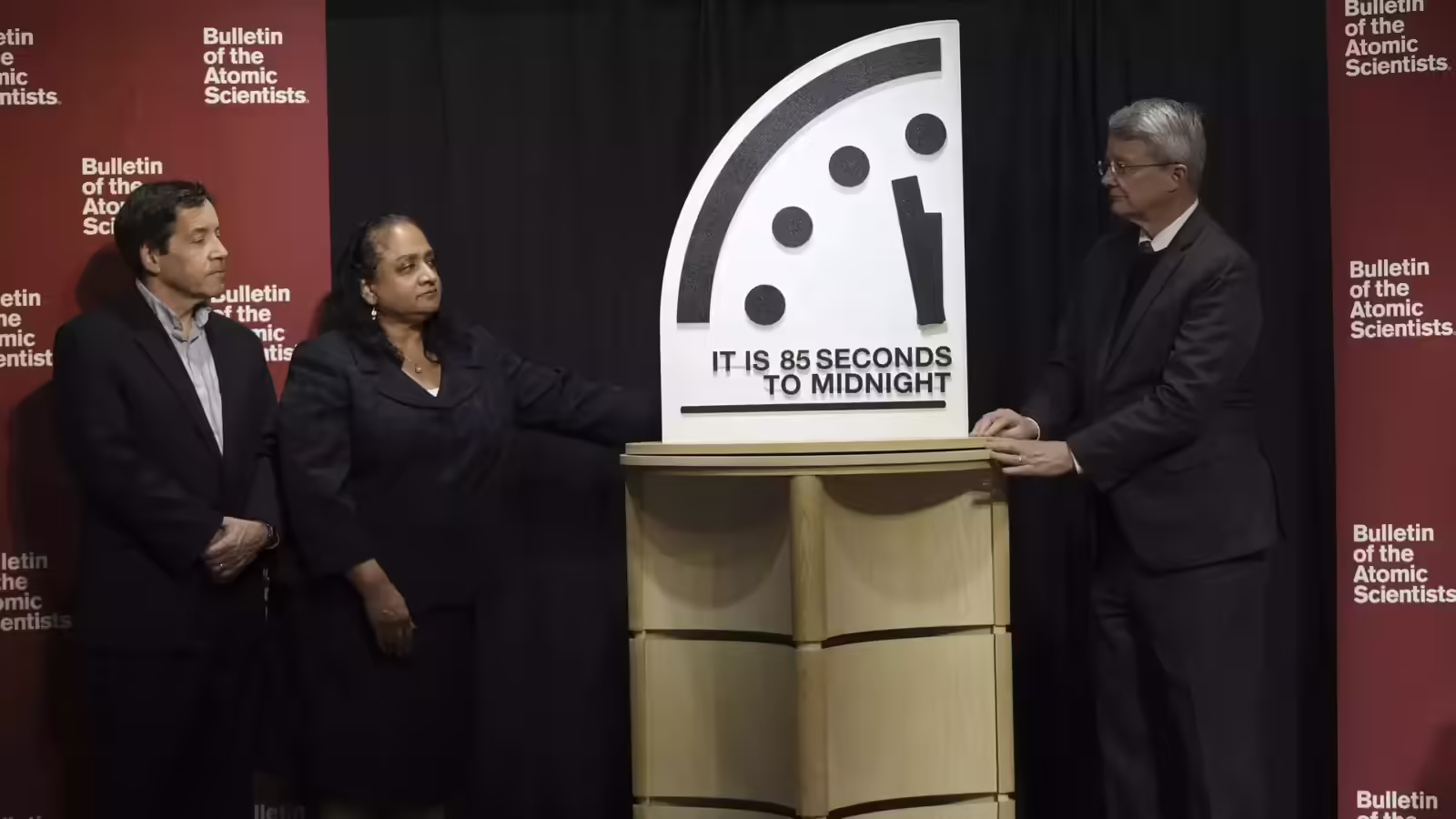 प्रलय के सबसे करीब पहुंची डूम्सडे क्लॉक, अब सिर्फ 85 सेकंड दूर, इंसानियत के खत्म होने का समय?