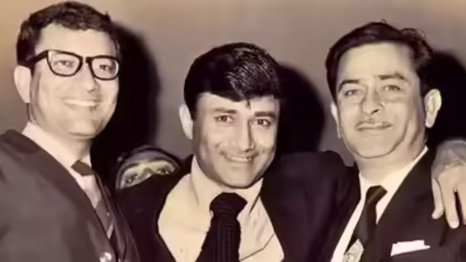 राज कपूर के इन सवालों ने देव आनंद के भाई को किया था खूब शर्मिंदा, सामने आई ‘गाइड’ के डायरेक्टर की कहानी