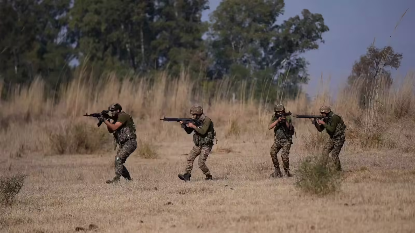 लंबी और निस्वार्थ सेवा के लिए 2,241 आर्मी JCOs को मिला मानद अधिकारी रैंक, पेंशन लाभों में होगी कितनी बढ़ोतरी?