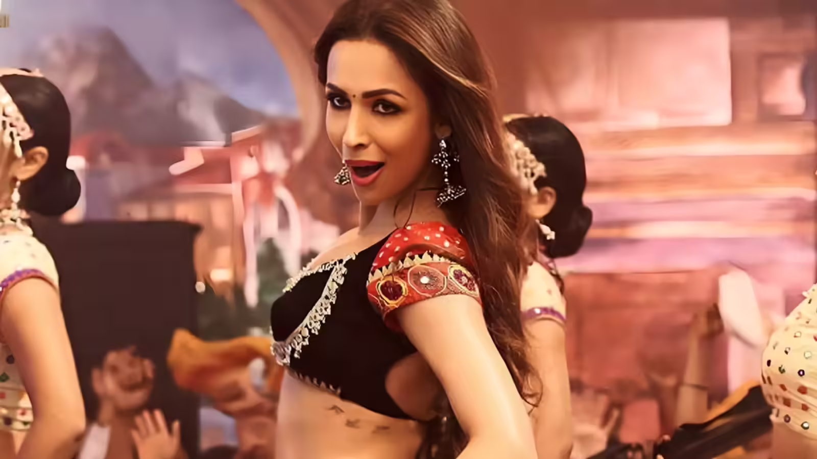 ’52 की उम्र में आइटम सॉन्ग करके अच्छा लगता है’ मलाइका अरोड़ा बोलीं- मैं इसके लिए माफी क्यों मांगू?