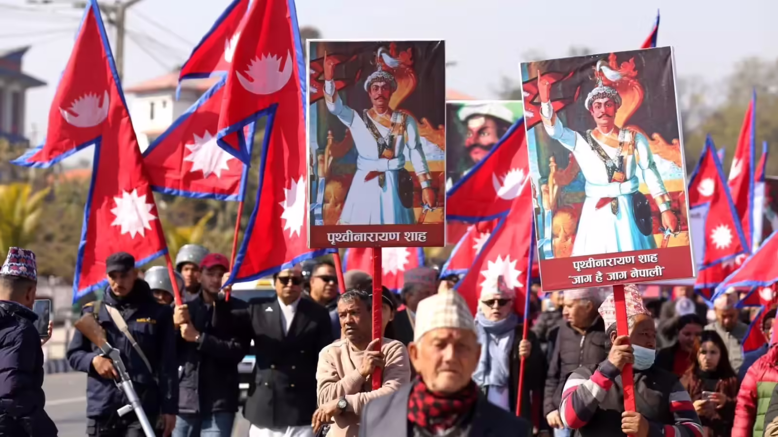 नेपाल पहुंची ईरान की हवा! काठमांडू की सड़कों पर उतरे राजशाही समर्थक, राजा को वापस लाने की मांग