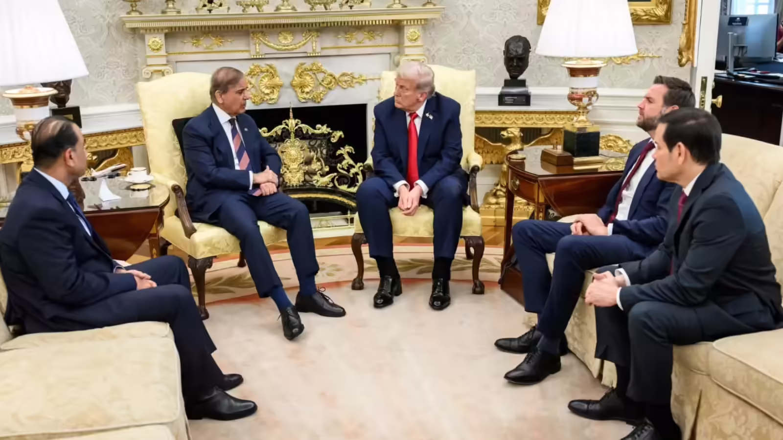 डोनाल्ड ट्रंप से फिर मिलेंगे शहबाज शरीफ और आसिम मुनीर, अमेरिका और पाकिस्तान में क्‍या ख‍िचड़ी पक रही?