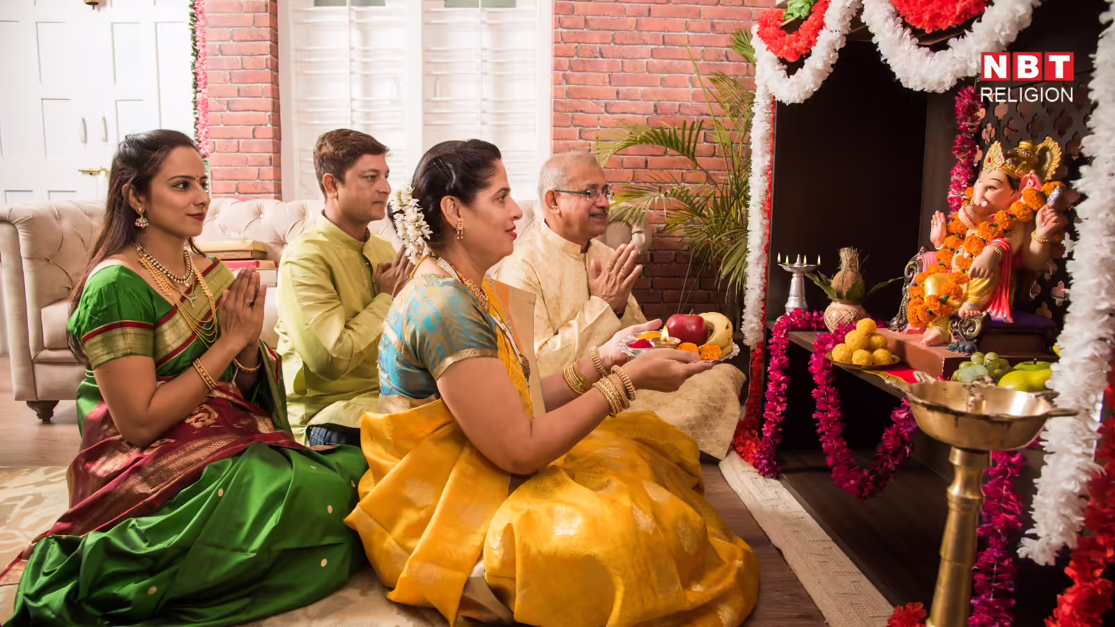 पूजा करते समय मुख की दिशा बदलते ही बदल जाता है फल, जानें सही दिशा का रहस्य