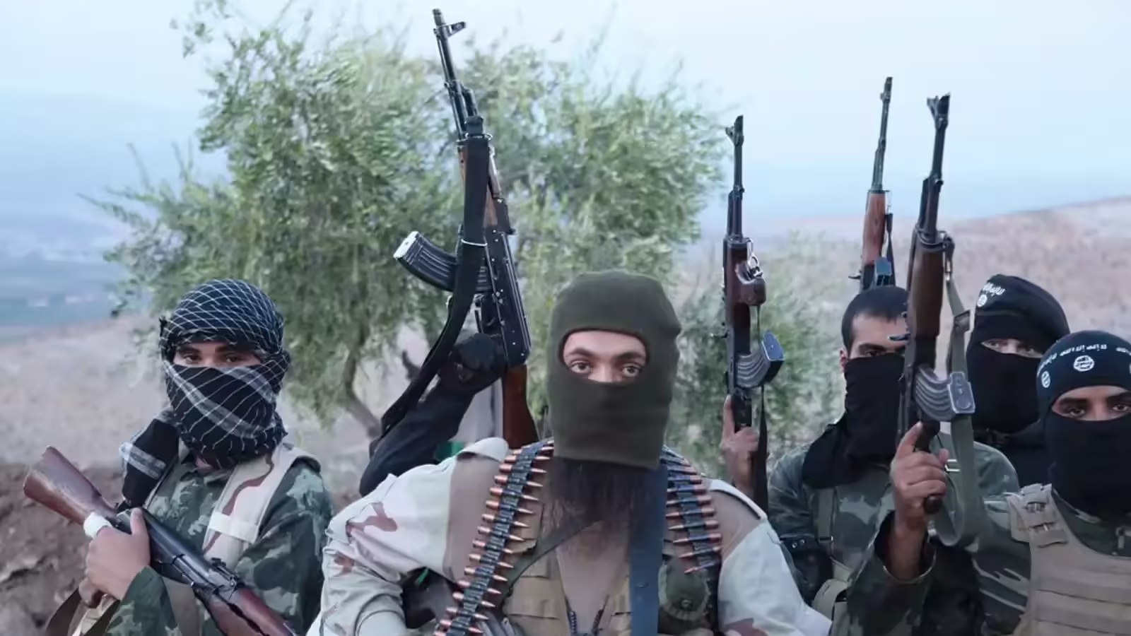 PoK में लश्कर कमांडर के घर में लगी आग, आतंकी की पत्नी और बेटी की जलकर मौत