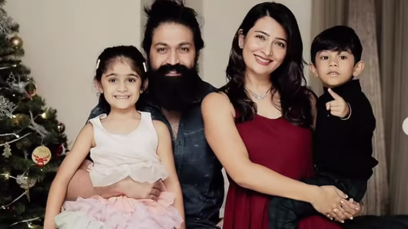 यश के पिता थे बस ड्राइवर, 300 रुपये लेकर एक्टर बनने का सपना लेकर घर से निकले थे एक्टर