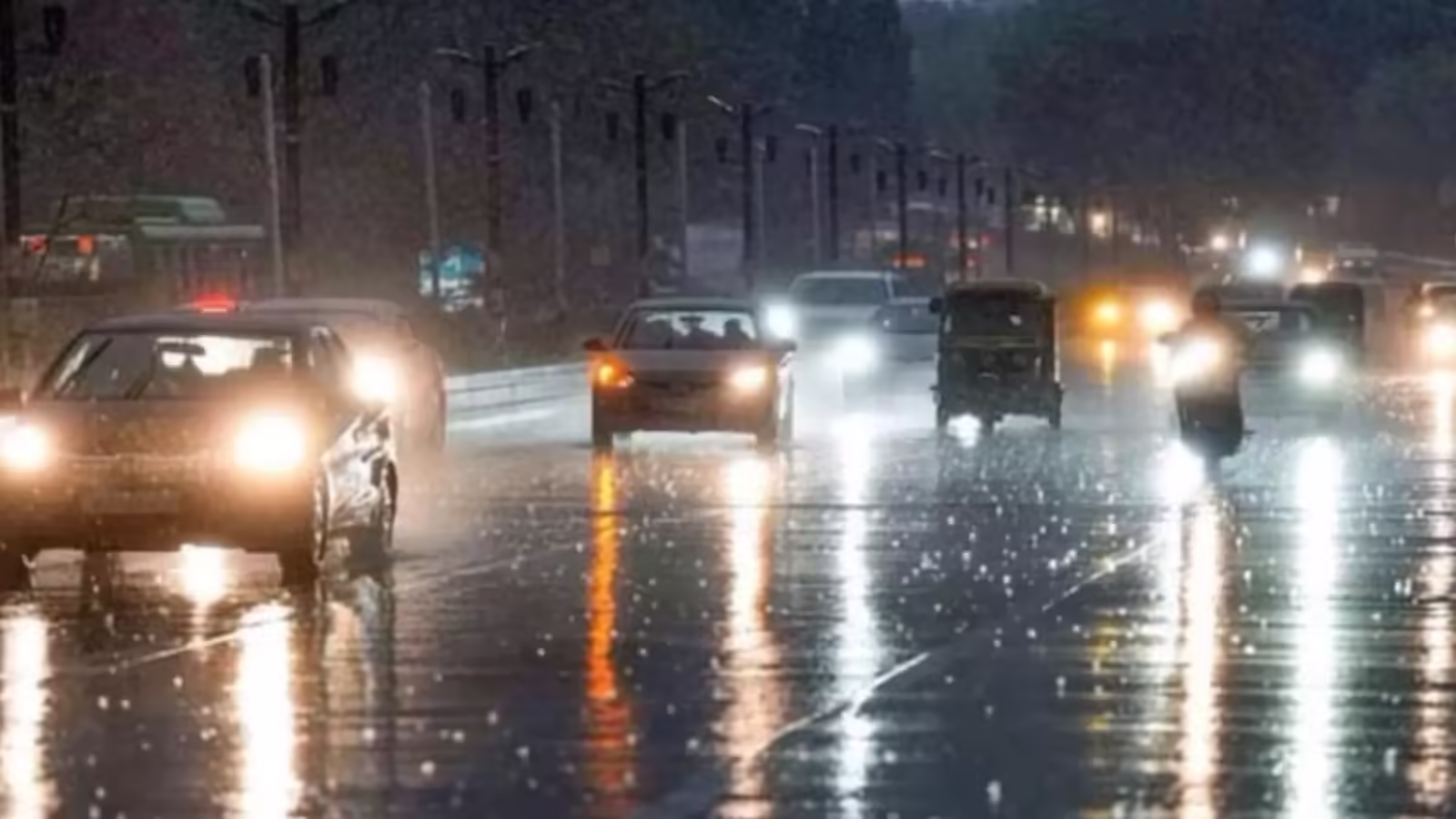 नए साल के पहले दिन दिल्ली-मुंबई का बदला मौसम, कहां-कहां हुई बारिश, मौसम विभाग का आया ये अपडेट