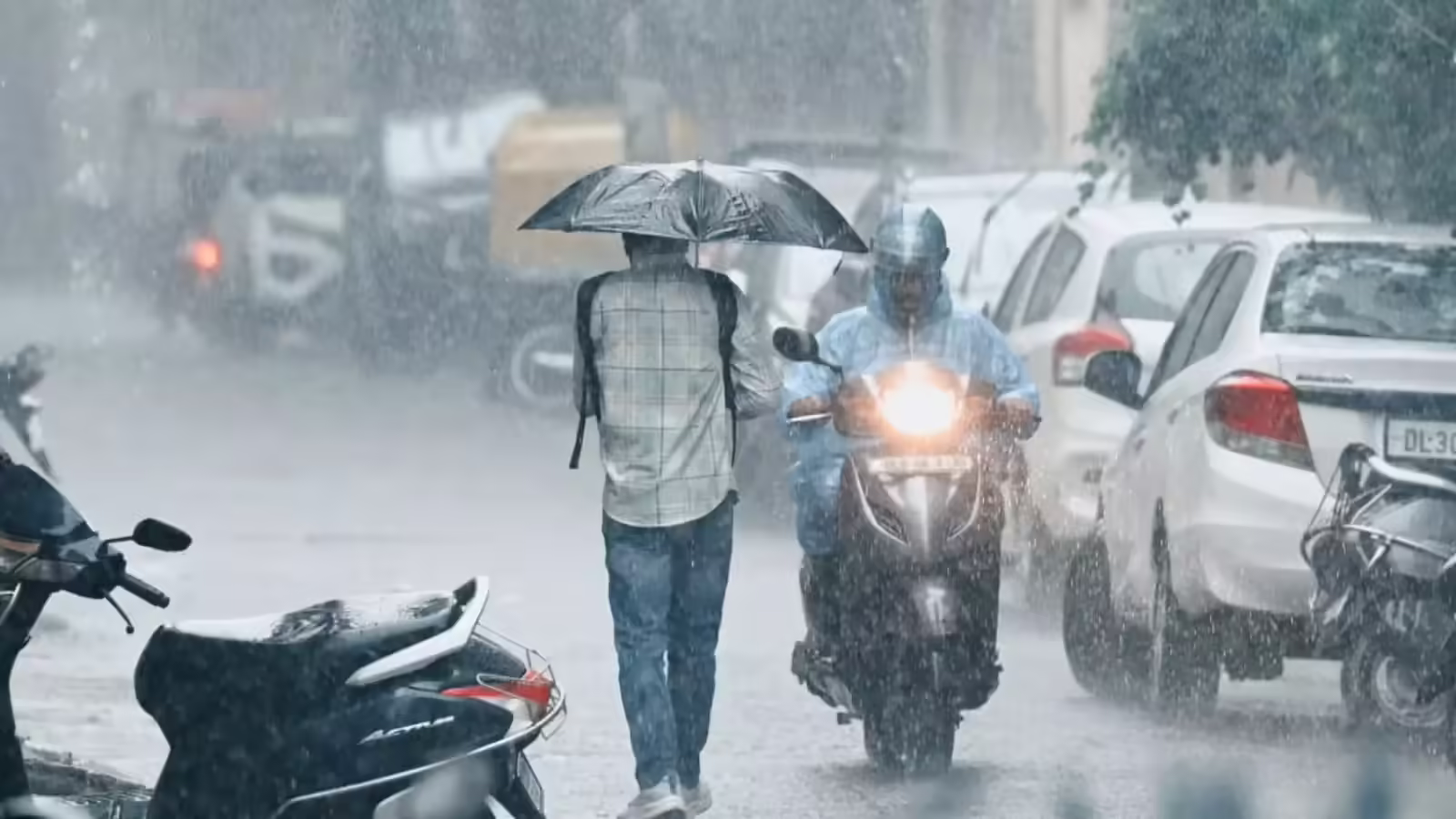 आज का मौसम 8 फरवरी 2026: दिल्ली-एनसीआर में साफ रहेगा आसमान, उत्तराखंड-हिमाचल में बारिश और बर्फबारी की संभावना, पढ़ें वेदर अपडेट