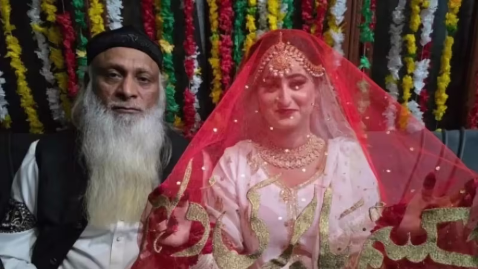 पाकिस्तानी ने 70 की उम्र में 22 साल की युवती से की लव मैरिज, सवाल उठने पर दिया धर्म का हवाला, हनीमून पर जाएंगे नीदरलैंड्स
