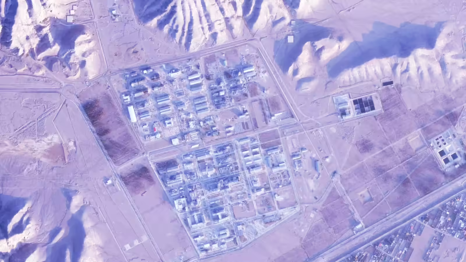 ईरान ने इस्फहान न्यूक्लियर साइट को सील करना शुरू किया, सैटेलाइट तस्वीरों से खुलासा, अमेरिकी हमले का डर बढ़ा?