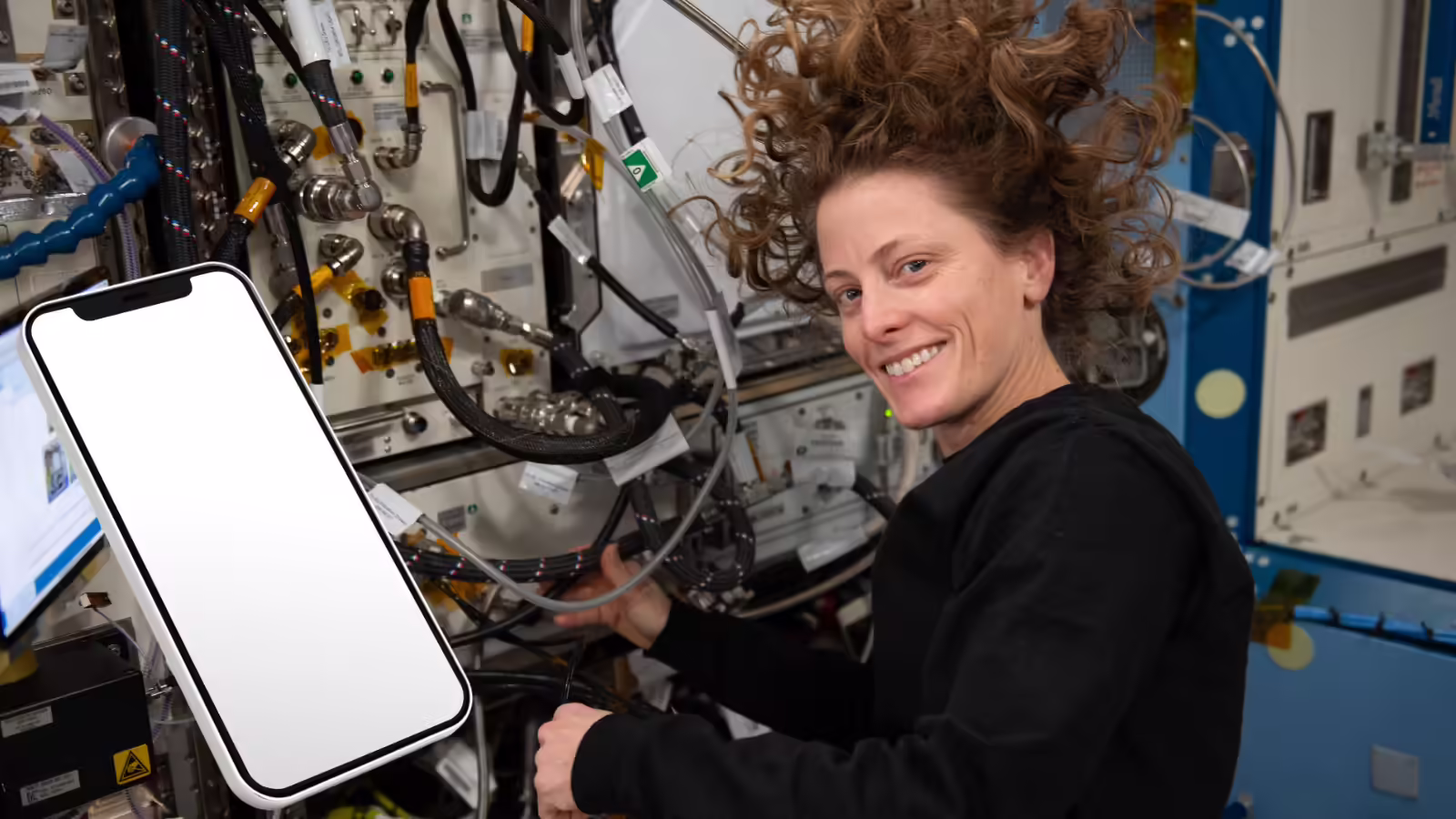 अंतरिक्ष यात्री लेंगे सेल्‍फी और बनाएंगे रील्‍स, Nasa के एस्‍ट्रोनॉट अपने साथ ले जा सकेंगे स्‍मार्टफोन