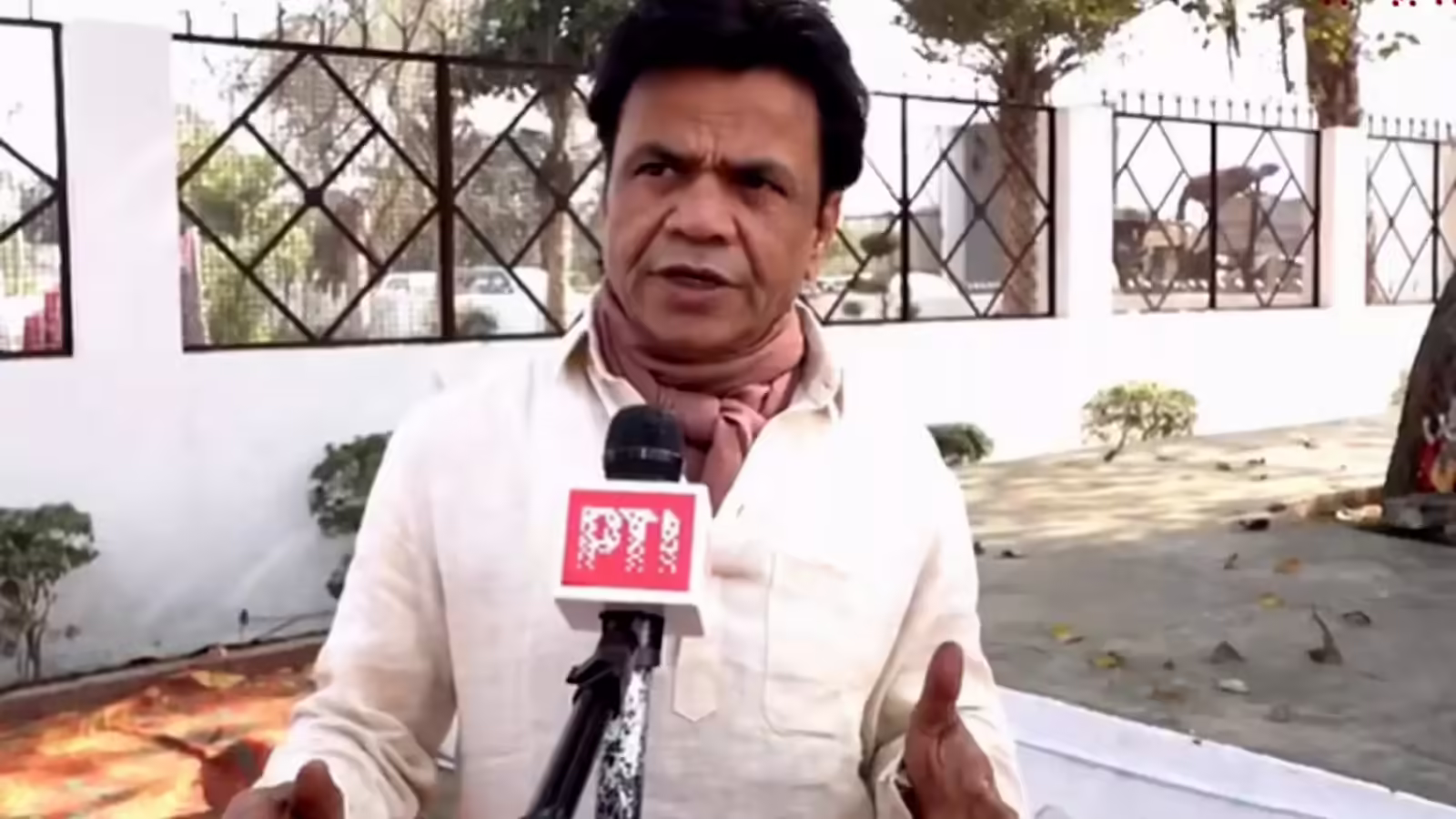 राजपाल यादव ने जेल में 20 हजार कैदियों में से कुछ की कहानी सुनी, अब सीएम रेखा गुप्ता से की गुजारिश