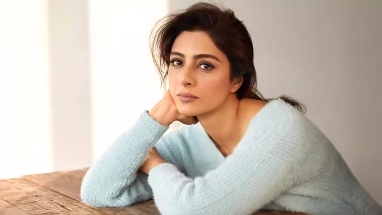 क्या है तब्बू का सरनेम? नाम के आगे क्यों नहीं लगातीं पिता का उपनाम! कहा- मेरे पास उनकी कोई याद नहीं