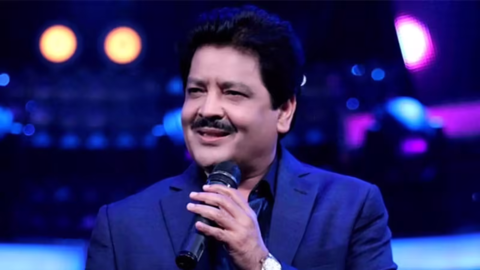 उदित नारायण के खिलाफ FIR दर्ज, पहली पत्नी ने लगाया सिंगर पर गर्भाशय निकलवाने का आरोप