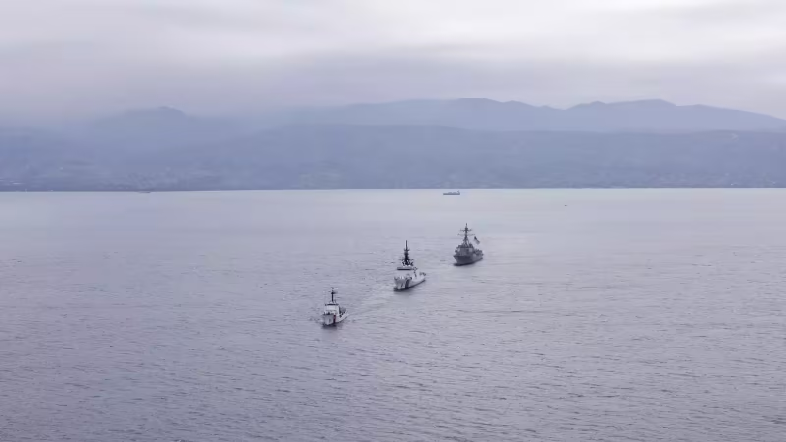 वेनेजुएला के बाद अब इस देश की बारी! ऑपरेशन सदर्न स्पियर के तहत ट्रंप ने भेजी नौसेना, 3 युद्धपोत तैनात