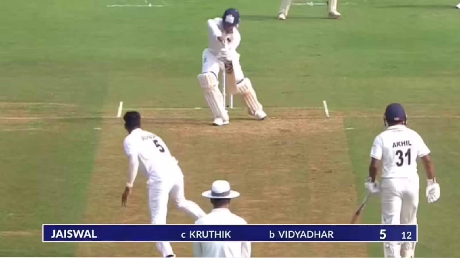यशस्वी जायसवाल ने ये क्या कर दिया? अंजान गेंदबाज ने धज्जियां उड़ा दी, रणजी ट्रॉफी में शर्मसार