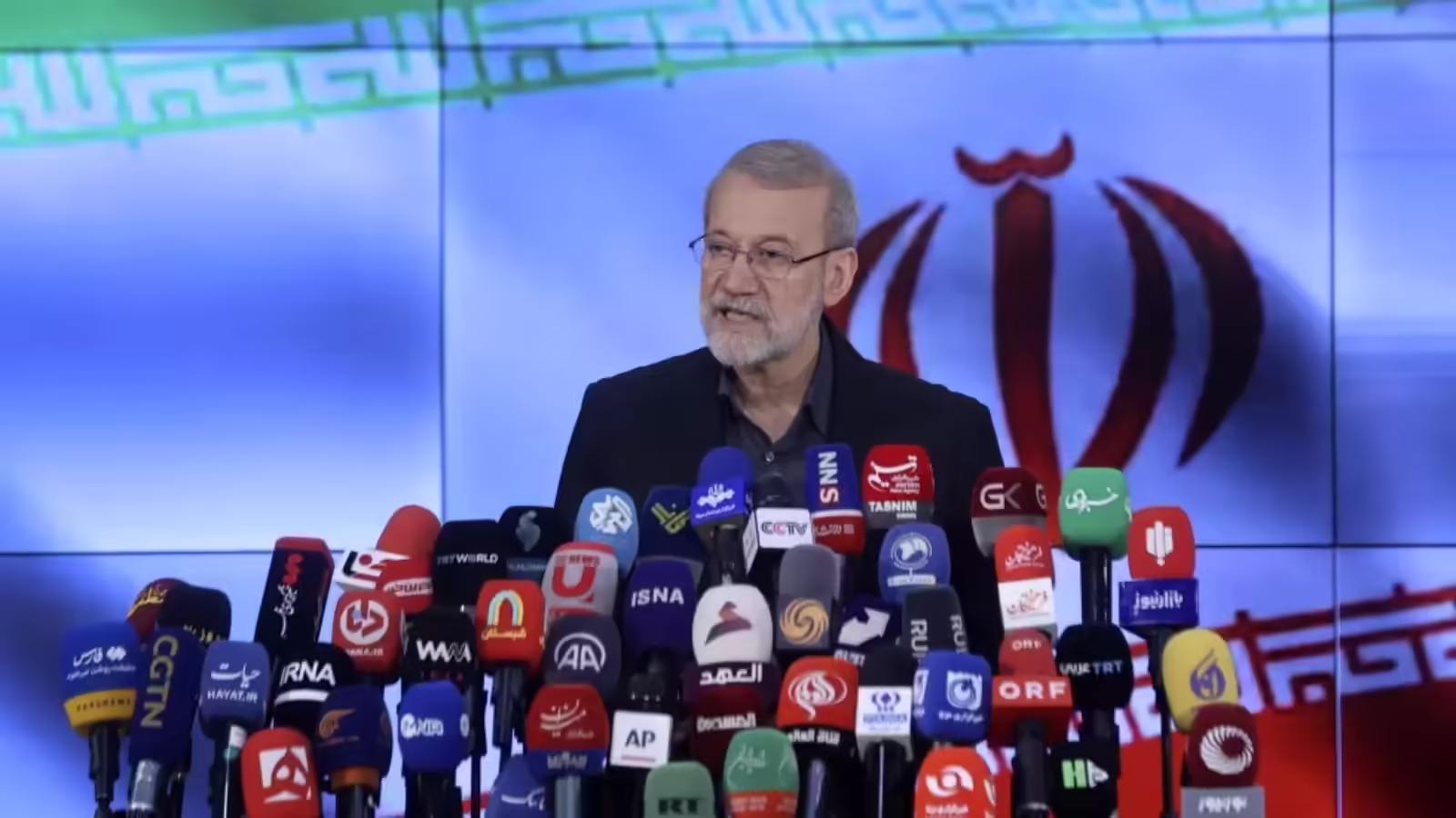 “अमेरिका को ऐसा सबक सिखाएंगे जो दुनिया याद रखेगी”: कौन हैं अली लारीजानी, जिन्होंने ईरान में संभाला मोर्चा