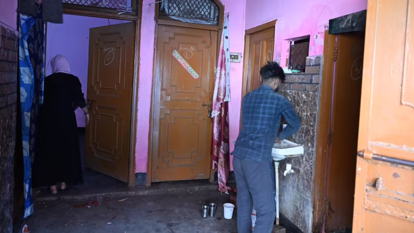 बीवी-बच्चों की बेरहमी से हत्या की, जुए के शौक ने तबाह कर दिया परिवार, दिल्ली के इस मामले को जानकर सब हैरान