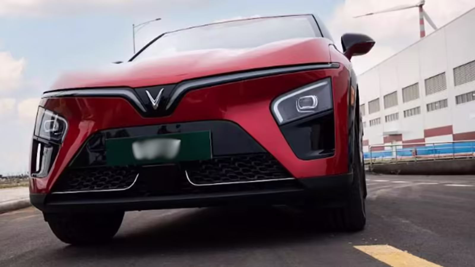 क्या EV पूरी तरह से क्लीन एनर्जी? जानें क्यों उड़ रही इस दावे की धज्जियां