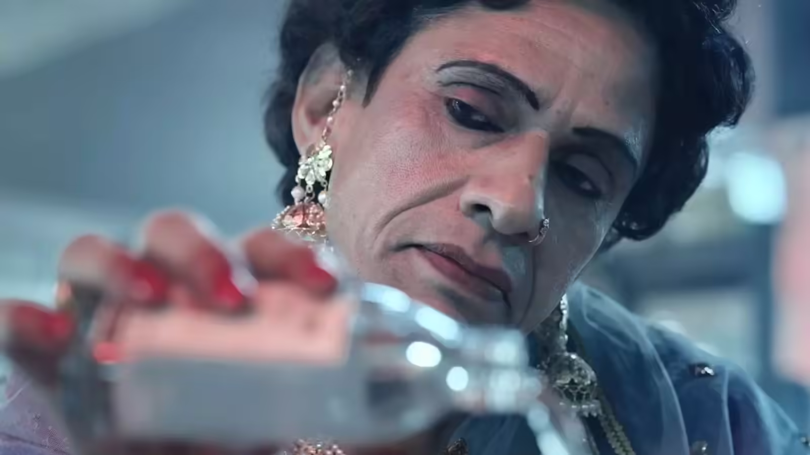 वेश्यावृत्ति पर बनी 2 घंटे 34 मिनट की फिल्म, जिसकी पूरी शूटिंग रात में हुई, डायरेक्टर ने खर्च किए ₹100 करोड़