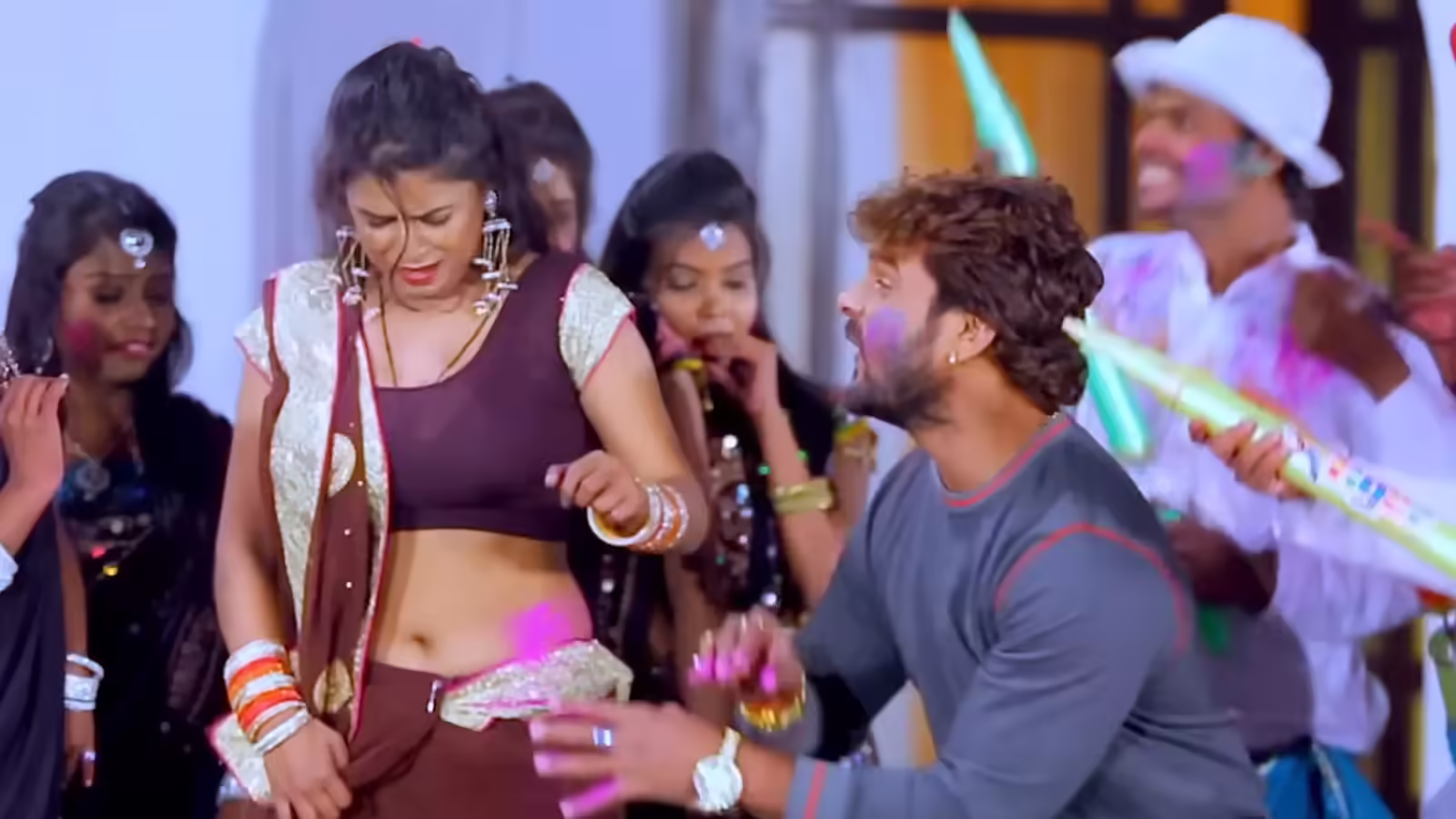 Holi 2026: खेसारी लाल यादव के 5 हिट होली स्पेशल गाने ठुमके लगाने को कर देंगे मजबूर, करोड़ों व्यूज पार