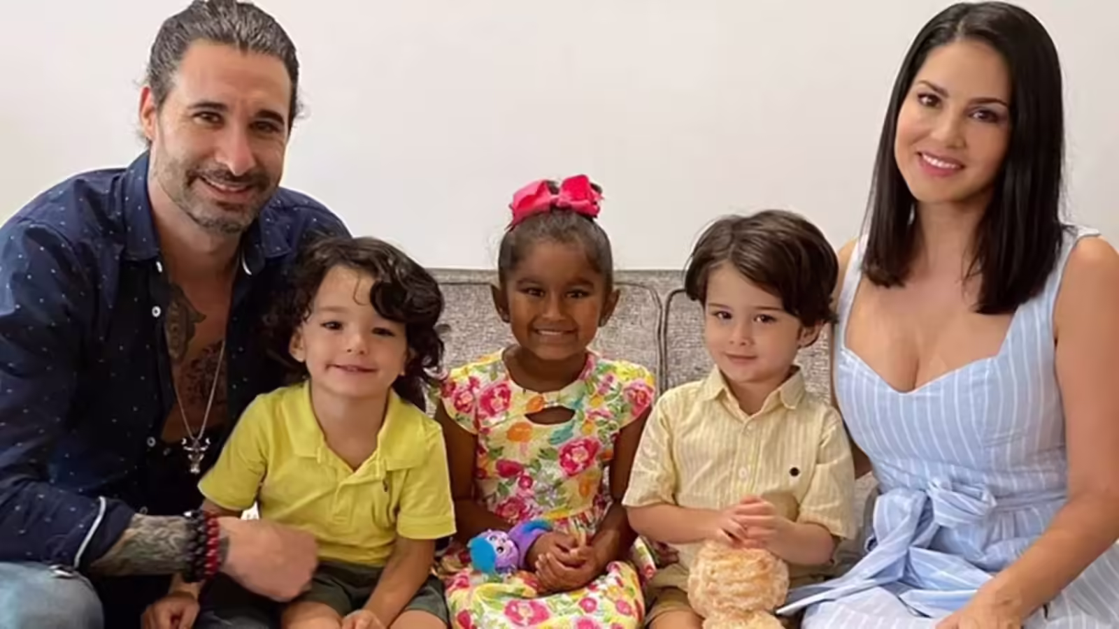 सनी लियोनी की बेटी 10 की उम्र में ही कर रही बिजनेस, कमाई देख भाइयों को हो रही जलन, एक्ट्रेस का खुलासा